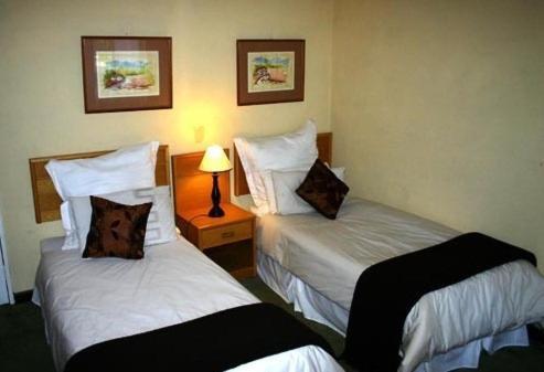 The Hogsback Inn Bagian luar foto